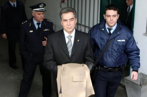 Καλώς τη φίρμα στο κελί 9