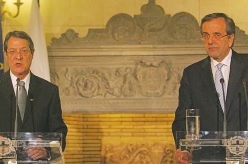 Τρεις μνηστήρες για τις δύο κυπριακές τράπεζες
