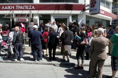 Ακονίζουν μαχαίρια για την κρίση της Κύπρου