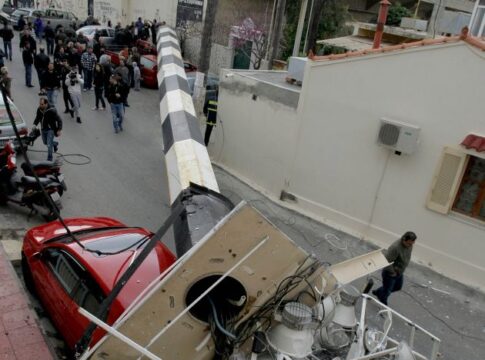Οι τρεις πυλώνες... τρομοκράτες