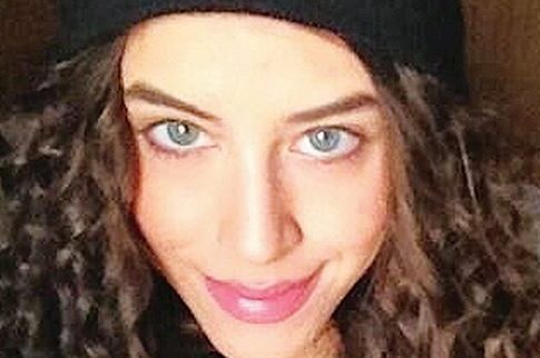 Το νέο λουκ με... μπούκλες της Demy