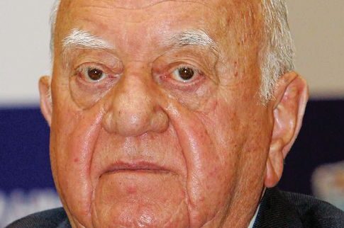 «Εφυγε» σε ηλικία 91 ετών ο Αντριου Αθενς