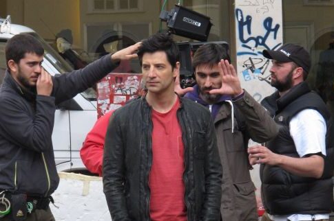 Ο Sakis ετοιμάζεται να γνωρίσει τους «Ηρωες»