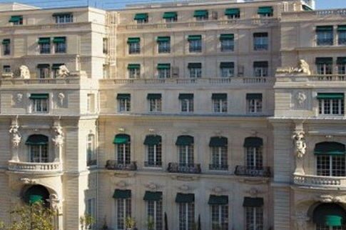 Πριγκίπισσα φέσωσε 12 εκατ. ευρώ ξενοδοχεία και καταστήματα