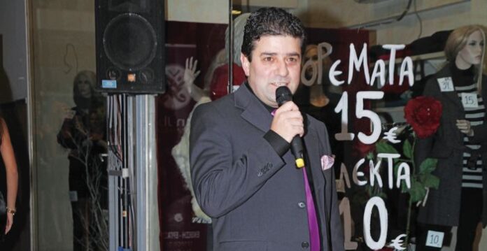Ο «κοπή τη πίτα» με δύο βαλίτσες ασήμι!