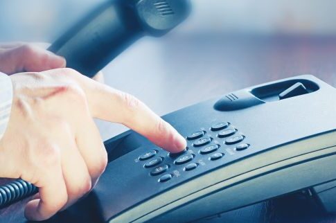 «Φέσι» 67.000 ευρώ για κλήσεις σε μέντιουμ