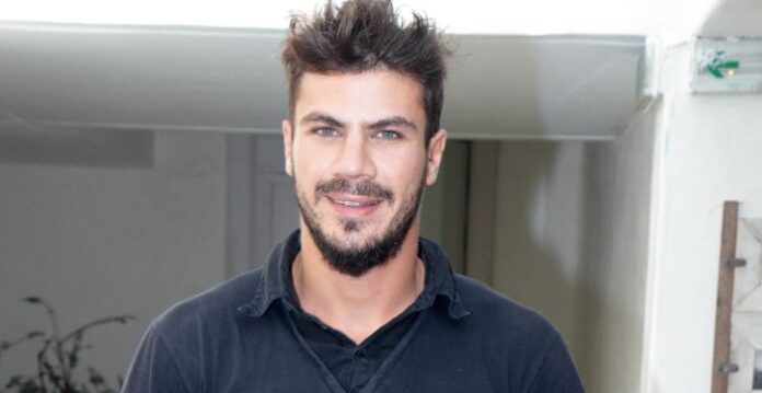 Ο Ακης, το σπίτι και η ιδιοκτήτρια... αηδόνι!