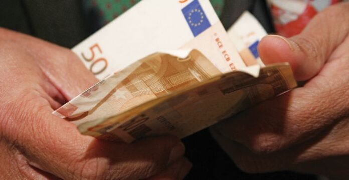 Ηθελαν κατάσχεση και για μισθούς 600 ευρώ!