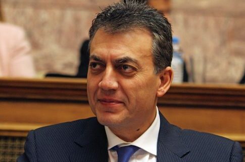 Συστέγαση υπηρεσιών ΙΚΑ - ΟΑΕΕ για οικονομία