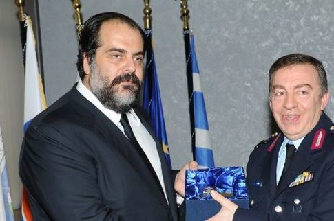 Η Ελληνική Αστυνομία βράβευσε τον Ν. Πατέρα για την πολύτιμη προσφορά του