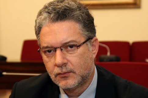 Μεγάλη Εβδομάδα η αποκαθήλωση του Κικίλια από τον ΟΑΕΔ