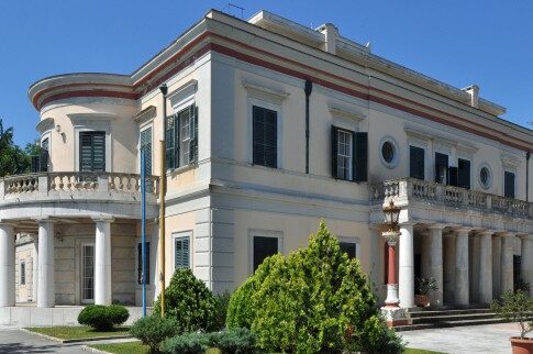 «Εβγαλαν στο σφυρί το Μον Ρεπό»