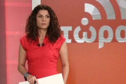 Η Πόπη Τσαπανίδου ανεβαίνει στο... σανίδι!