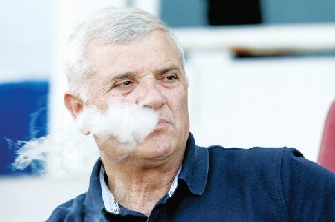Αρχίζει επαφές για την «Αγια-Σοφιά»