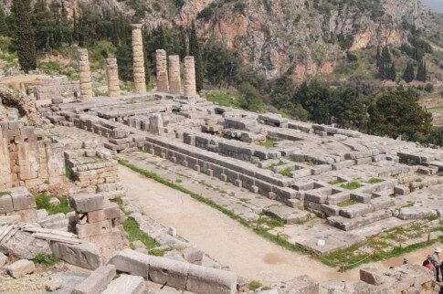 Οι Δελφοί και ο Παρνασσός μεταξύ των δέκα πιο ιερών σημείων του πλανήτη!