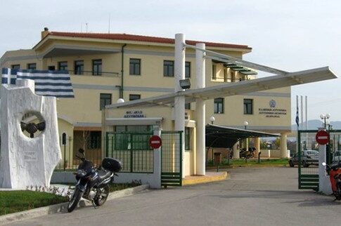 Ξέσπασε στην αγκαλιά του πατέρα!