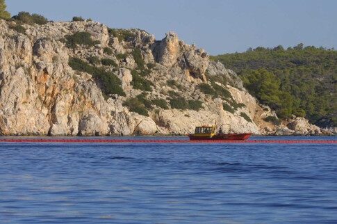 Το Δημόσιο «πάγωσε» την πώληση νησιών