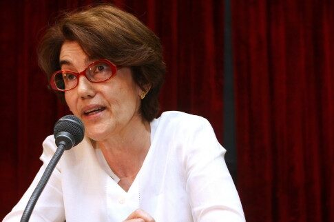 «Στήνουν» στον τοίχο την υφυπουργό Υγείας