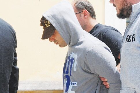 Τη στραγγάλισα πάνω στον καβγά
