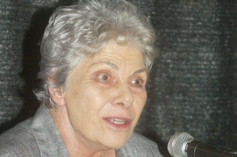Το σκληρό «ποιήμα» της Κικής Δημουλά για τους μετανάστες
