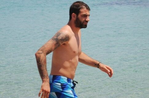 Η στρογγυλή θεά πάει (και) στη Μύκονο!