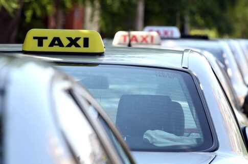 Μαθήματα τιμιότητας από ταξιτζή