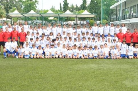 Το camp του Γκέραρντ γυρίζει την Ελλάδα