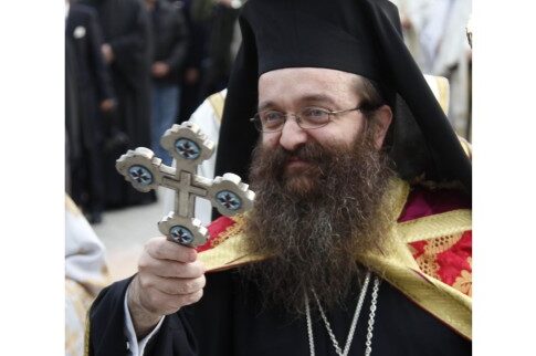 «Αφορίζει» τη γιόγκα
