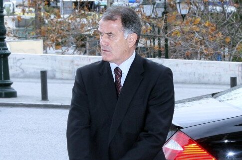 Επεσαν... καρέκλες στα Σπάτα