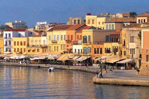 Δύο οικογένειες, ο έρωτας και οι μεθυστικές εικόνες