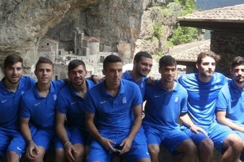 Με την ευχή της Παναγίας