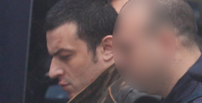Η συνήγορος, ο Αλκέτ Ριζάι και τα... ζώδια