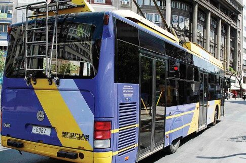 Αφήνουν τα υπηρεσιακά και παίρνουν τα ΜΜΜ