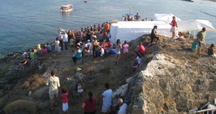 Ο Αγιος Ερμόλαος που κρατά υγιή τα μικρά παιδιά
