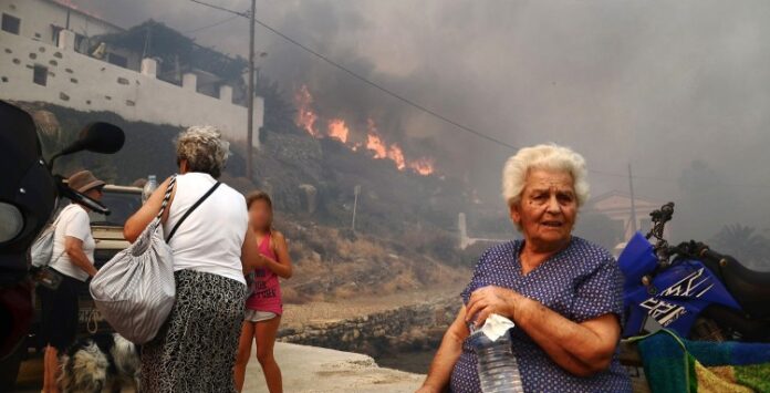 Ετρεχαν στις βάρκες για να σωθούν