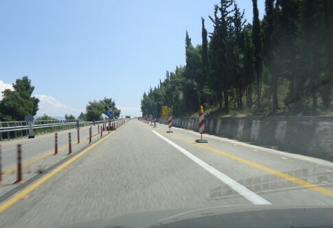 Οι μπουλντόζες δεν έπιασαν δουλειά!