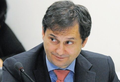 Οδηγίες Χ. Θεοχάρη για «κάρφωμα» φοροφυγάδων