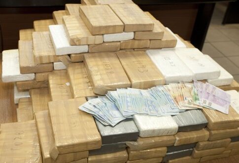 Εκρυβαν μισό τόνο κοκαΐνης στις μπανάνες