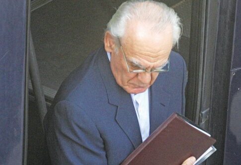 Αρνηση Ακη να απολογηθεί, ζήτησε περισσότερο χρόνο