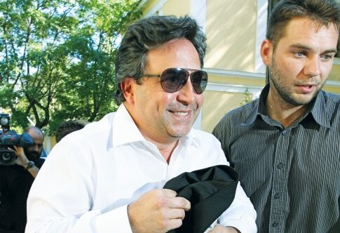 Οι καταθλιπτικές ώρες του Βίκτωρα Ρέστη στο κελί!