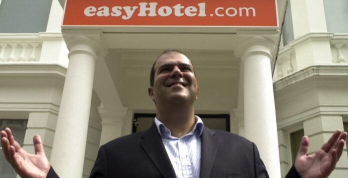 O «Mister easyJet» θα ταΐζει τους Βρετανούς!