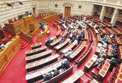 Καυτά νομοθετήματα με ήπια σύνθεση στη Βουλή