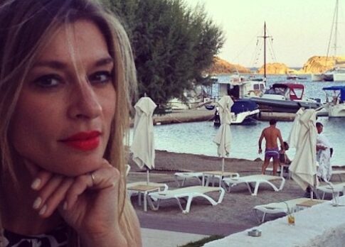 Στα dexx της Τήνου η ωραία Ζέτα