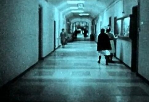 Γυναίκες πειραματόζωα στην πτέρυγα των ζόμπι