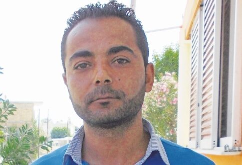 Εκοψαν το επίδομα από άνεργο, γιατί στη δήλωση εμφανίζει (ανύπαρκτο) εισόδημα