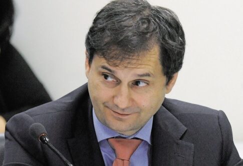 Εγγραφο-φωτιά για... φακέλωμα και κατασχέσεις