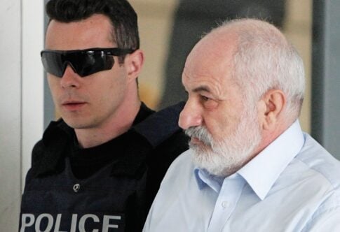 Απολογία με μια... μαντινάδα