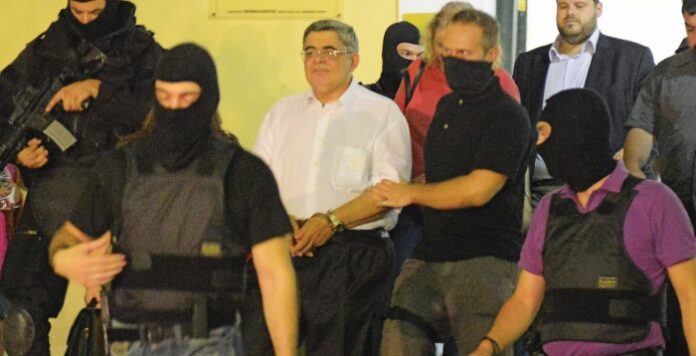 Η νύχτα στα κρατητήρια!