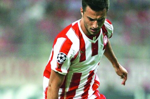 Η πλατεία περιμένει τον Σάμαρη