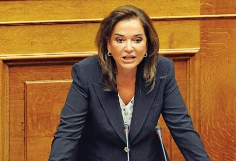 Ξέσπασμα Ντόρας για τον φόρο στο πετρέλαιο